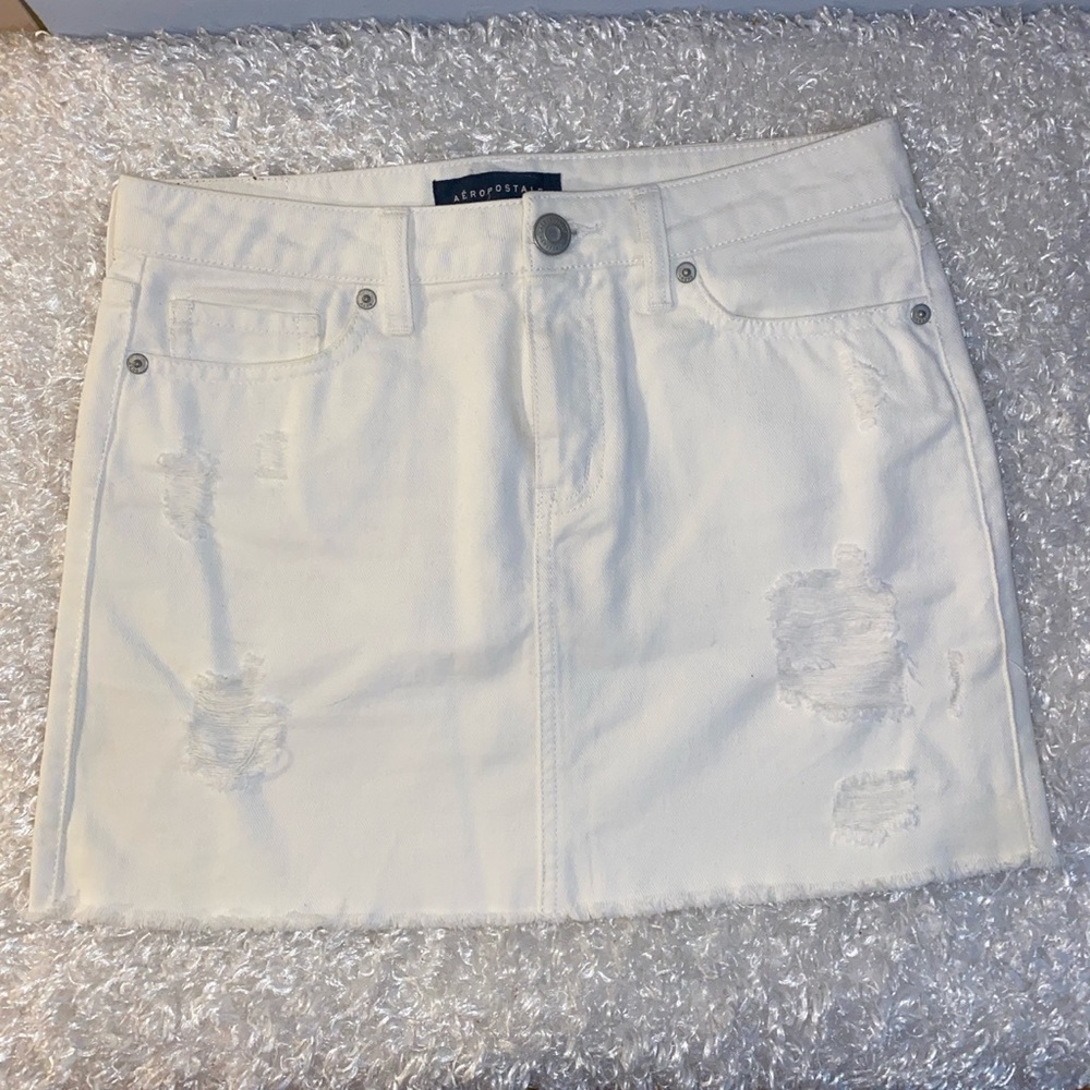 white denim skirt